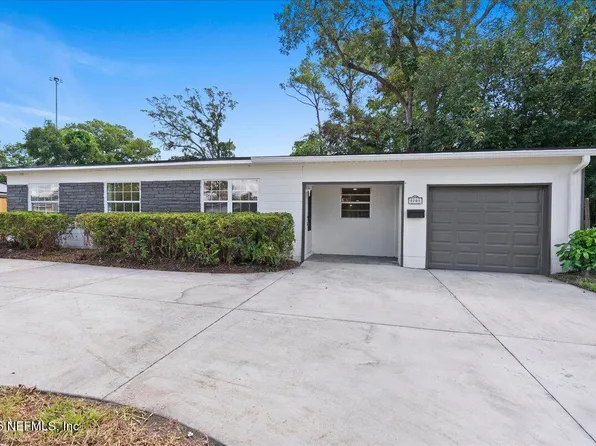 3701 COPPER Circle E, Jacksonville, FL 32207