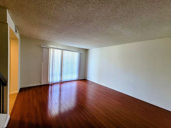 3rd image of 202 Beach Park Blvd