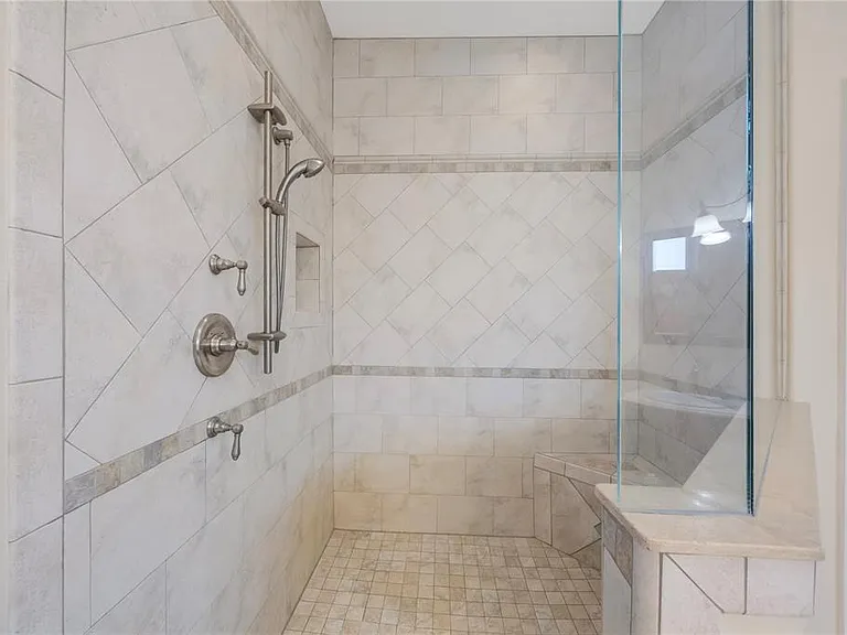 736 Pruitt Dr — Photo 25