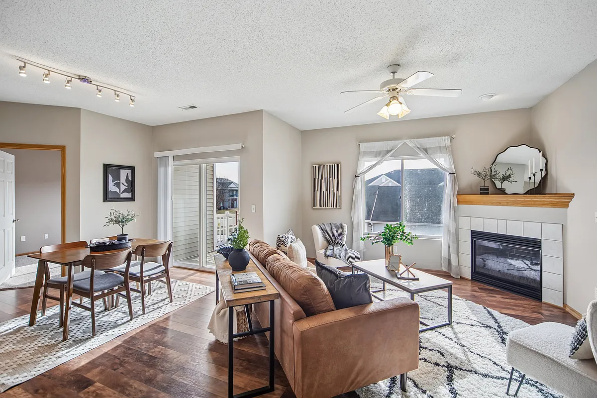 Building Photo - 1320 SE Florence Dr #3U