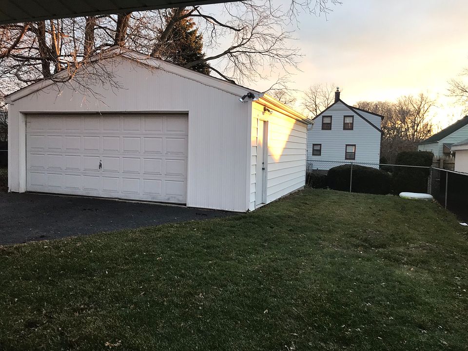 2nd image of 3757 McKoon Ave