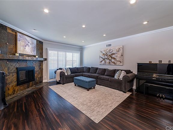 4th image of 9939 Gerald Ave