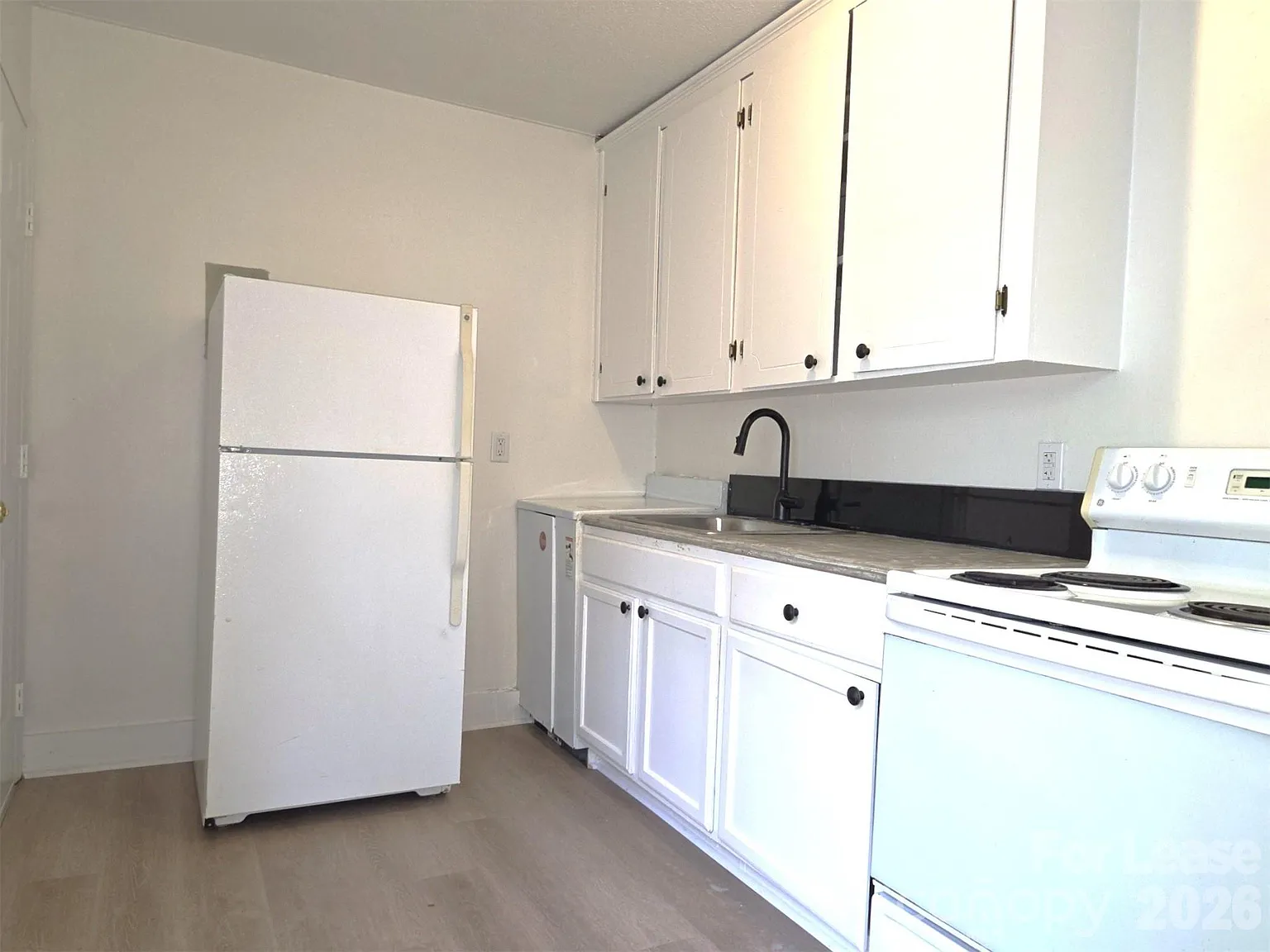 2 bed, 1.0 bath, $1,550 — Photo 3