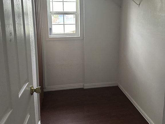 5th image of 1410 Burke Dr