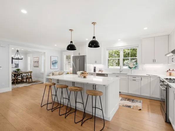 12 S Lincoln St #12, Natick, MA 01760