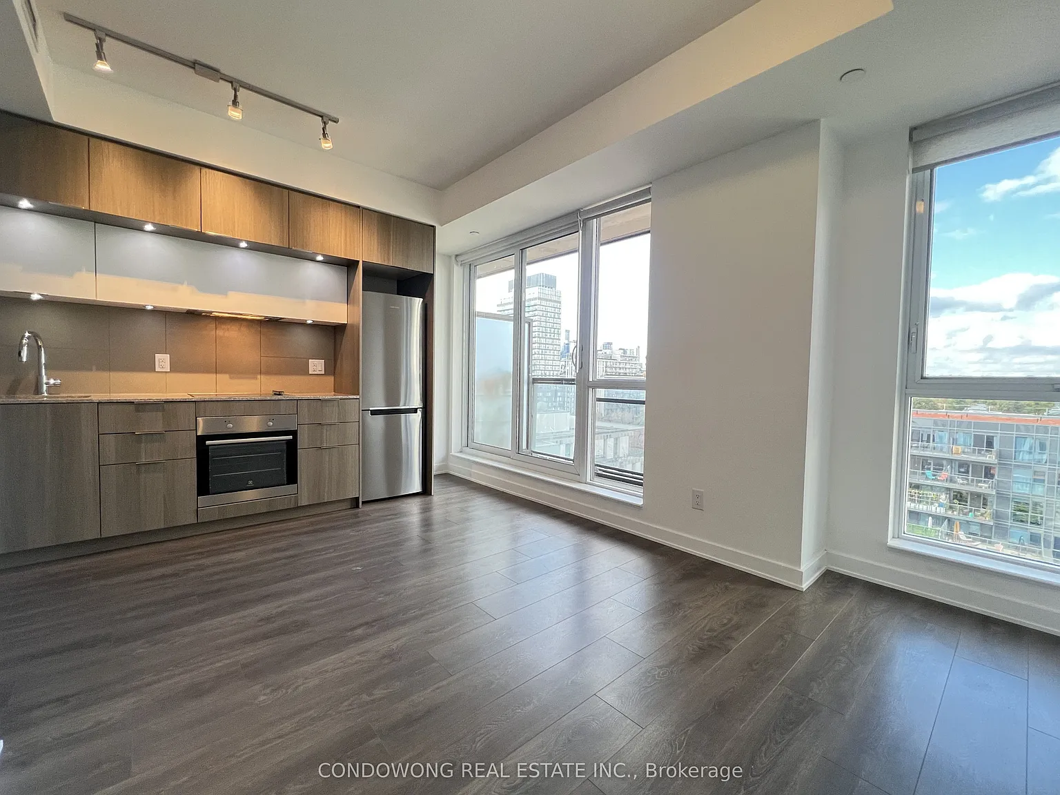 Studio, $1,800 — Photo 1