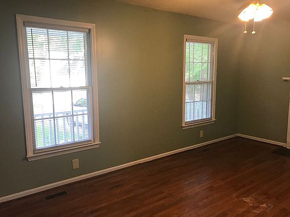 4th image of 1527 Willow Creek Ln