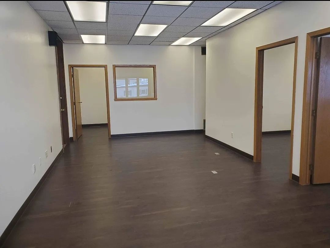 2 bed, 1100 sqft, $1,300 — Photo 2