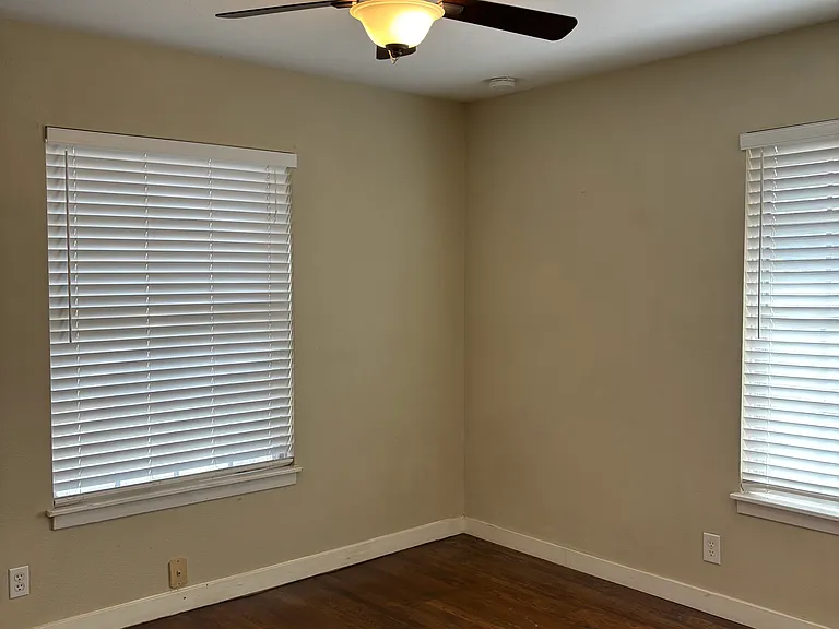 401 Cherry Hill Dr — Photo 7