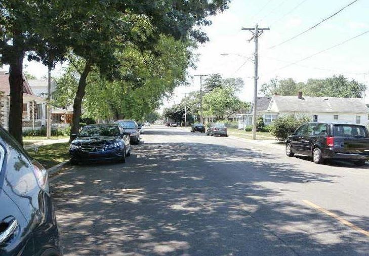 2nd image of 949-951 Oliver Ave
