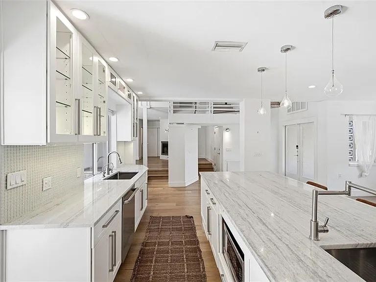 141 Giralda Blvd NE — Photo 11
