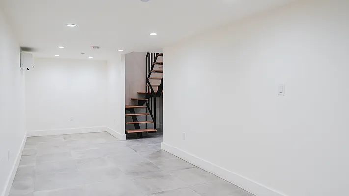 Rented by Nooklyn NYC LLC | media 12