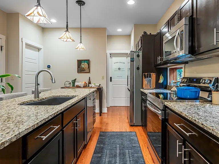 51 Westover Dr — Photo 19