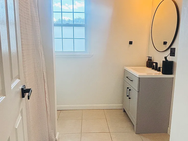 18 Amsterdam St #18 — Photo 10
