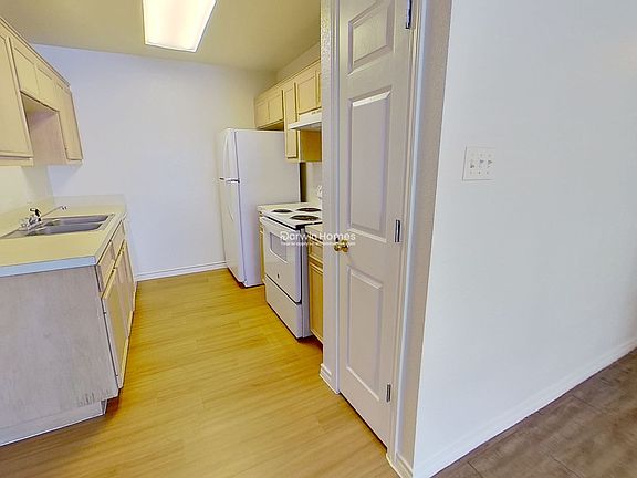 4th image of 13348 Water Oak Ln #A