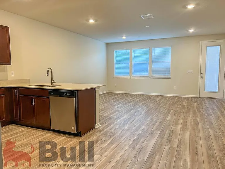 10363 Folly Beach Rd — Photo 5
