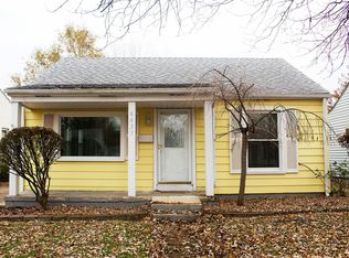 4437 Columbus St, Wayne, MI 48184