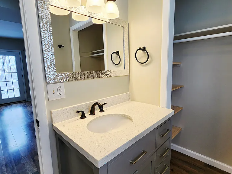 100 Foxwood Ct — Photo 7