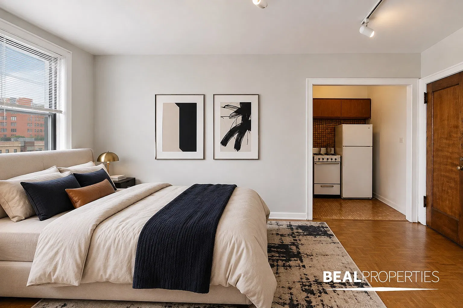 739 West Belmont Avenue — Photo 1