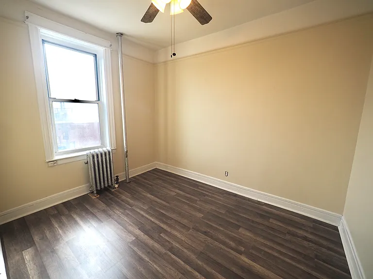 25-21 23rd St #2L — Photo 5