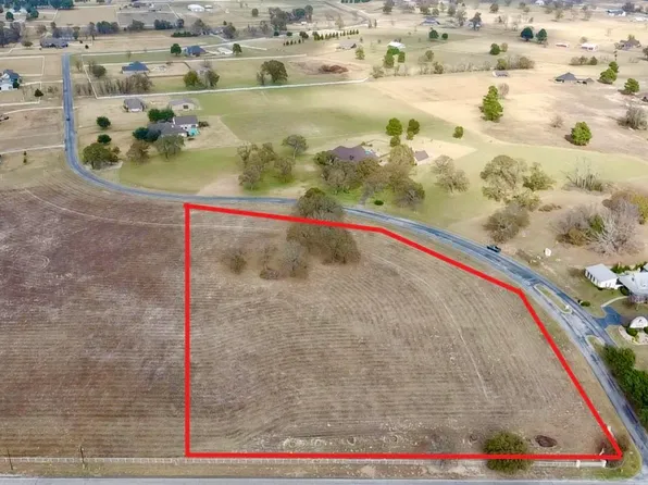 15511 Stallion Lake Blvd, Lindale, TX 75771