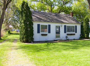 552 Armstrong Rd, Lansing, MI 48911