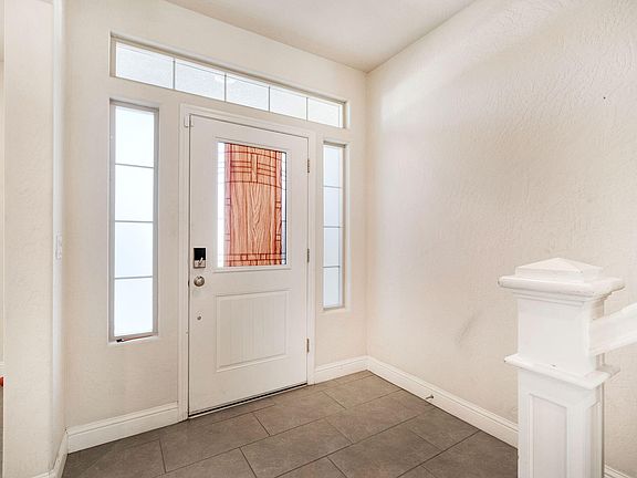 5th image of 5952 E Truman Avenue