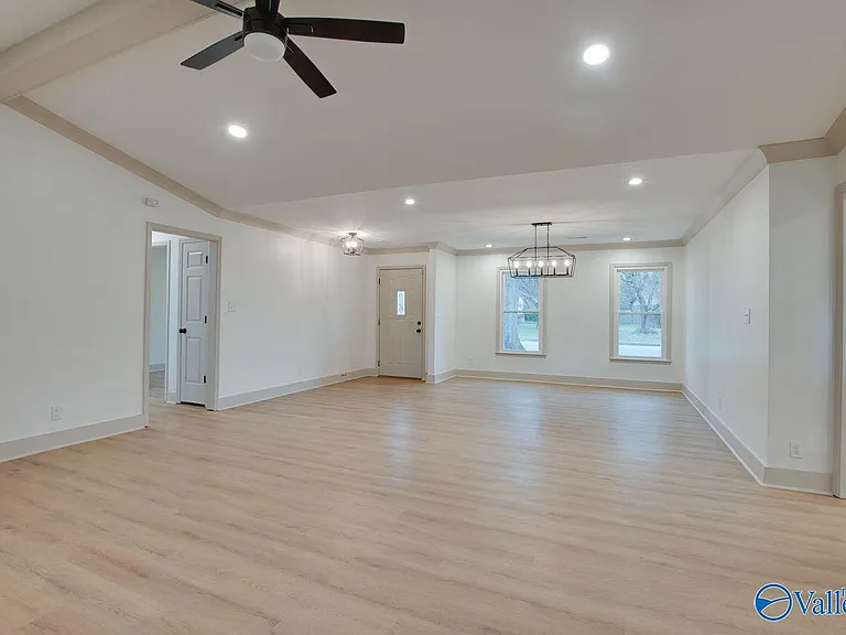 2042 Rosebury Ln SW — Photo 12