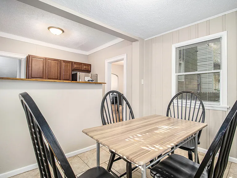 805 Miner St — Photo 10