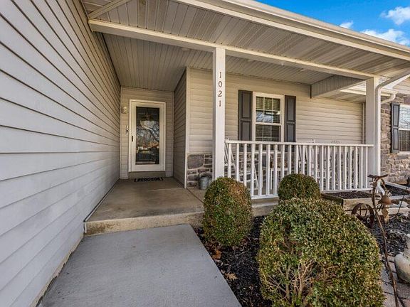 5th image of 1021 Chelle Ln