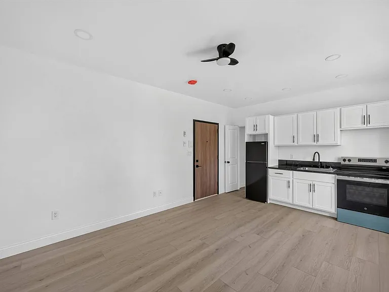 1140 Ashland St #1 — Photo 16
