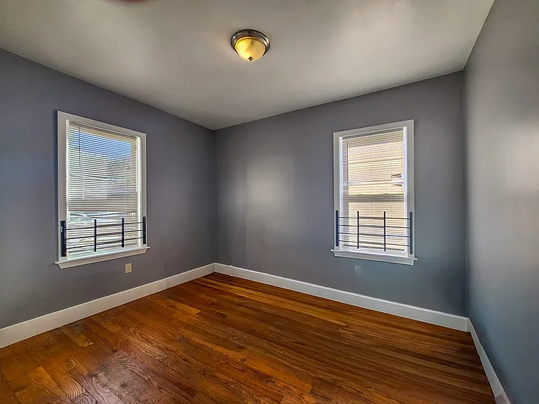 12 Fox St #3 — Photo 4