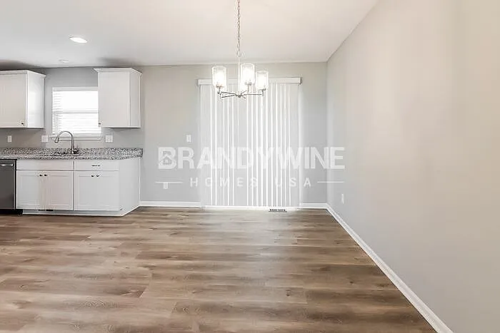 614 Winter Dr — Photo 8