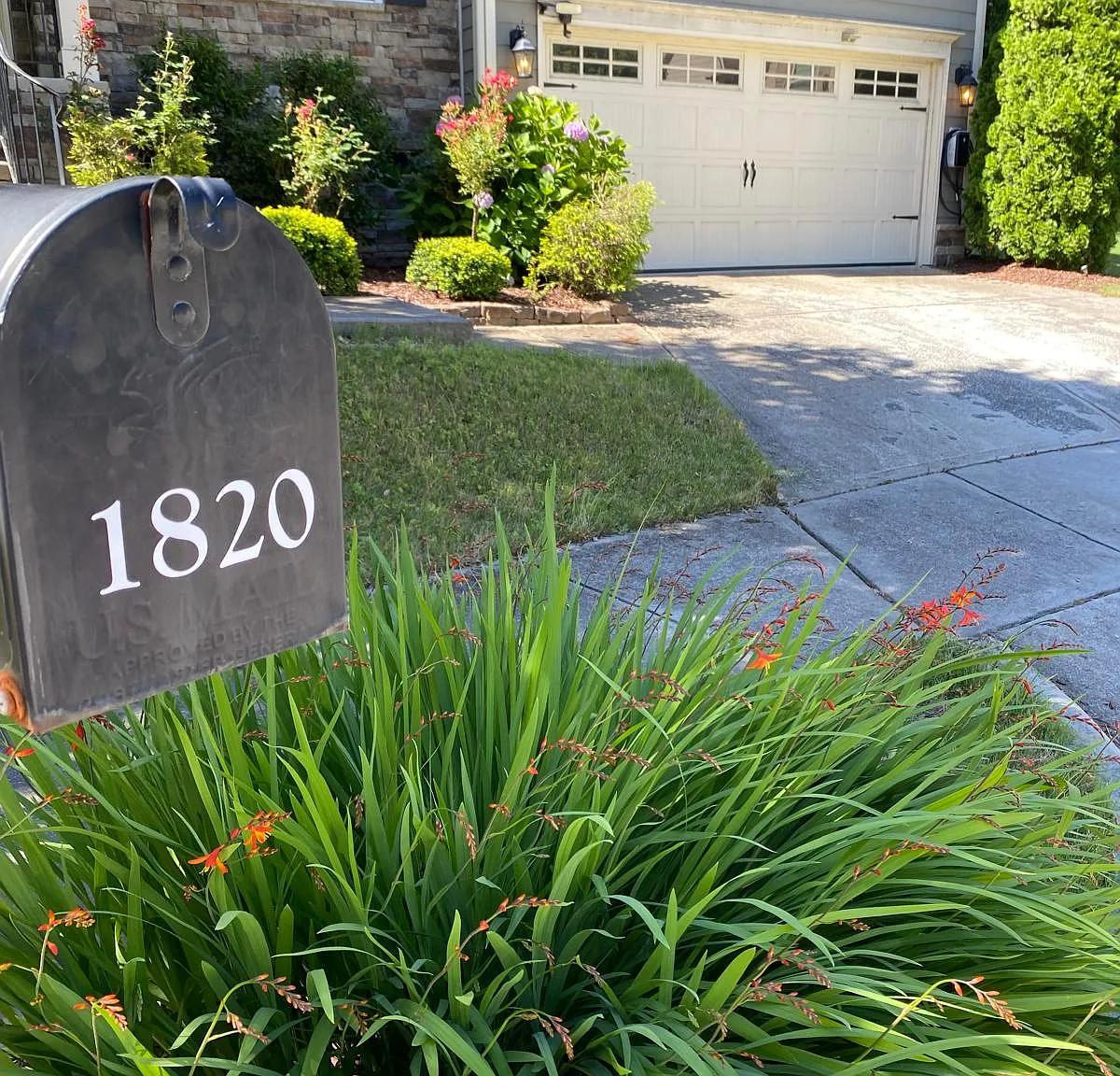 5 bed, 2915 sqft, $3,200 — Photo 3