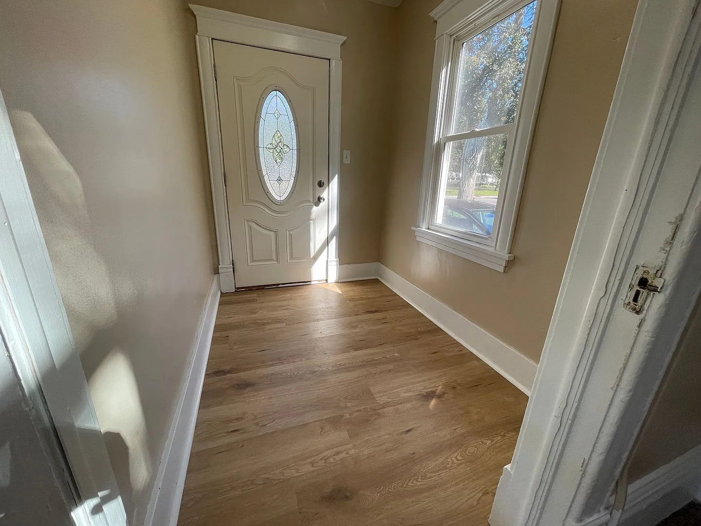 Remodeled 3-Bedroom Home with Spacious Yard in Valley City — Photo 1