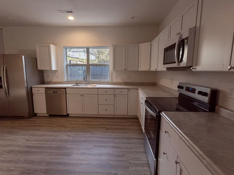 611 Railroad Ave — Photo 24