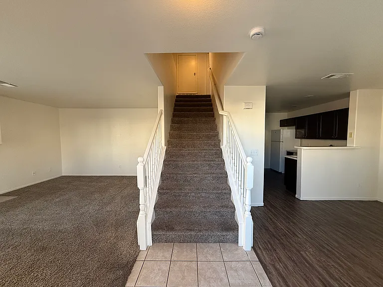 8133 Autumn Star Ave — Photo 4