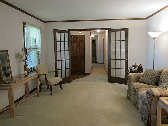 2nd image of 695 Brookwood Dr