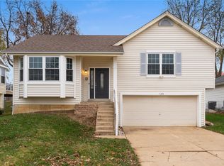 135 Aspencade Cir, Saint Peters, MO