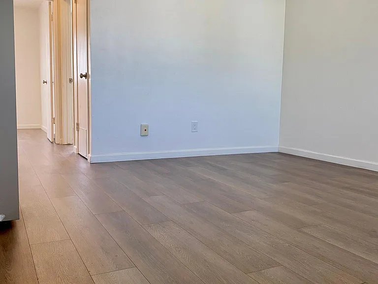 1923 C St #1923 — Photo 2