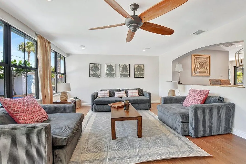 801 SW 5th St