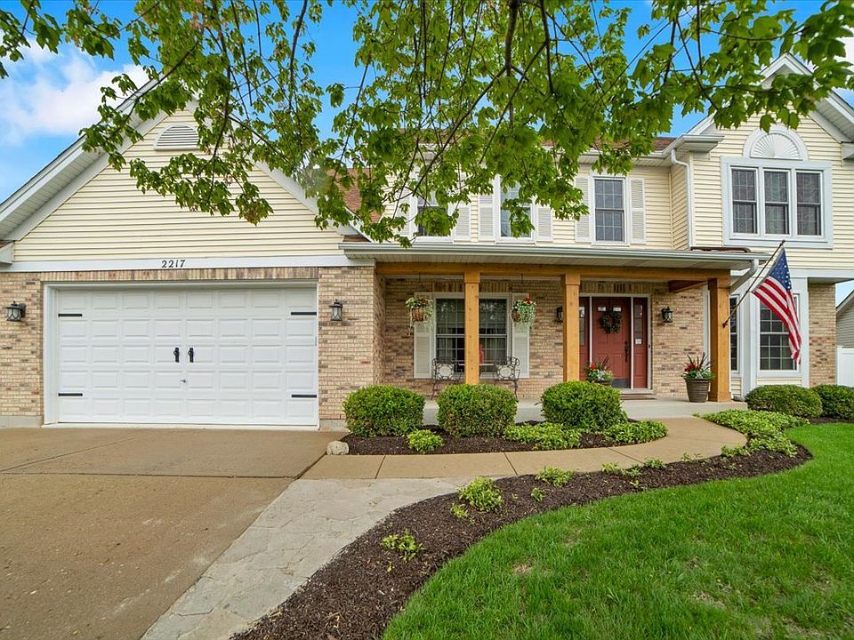 1st image of 2217 Stonehaven Dr