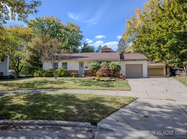 1638 Rose Pkwy SE, Grand Rapids, MI 49506