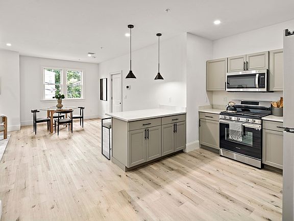 3rd image of 8 Oakhurst St #2
