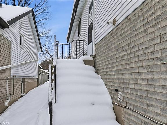 4th image of 67 Old Carriage Dr