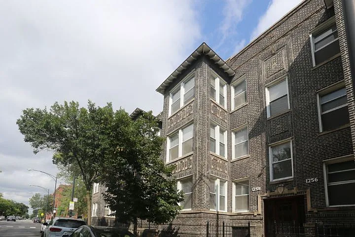 1258 W Montrose Ave #2 — Photo 1