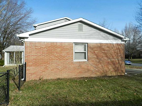 4th image of 736 Fenster Ct