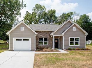 5912 Plainfield Dr, Charlotte, NC 28215