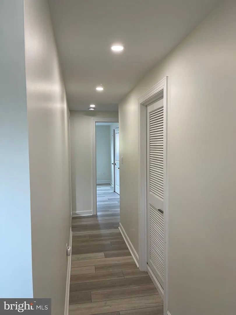 4 bed, 1335 sqft, $4,990 — Photo 2
