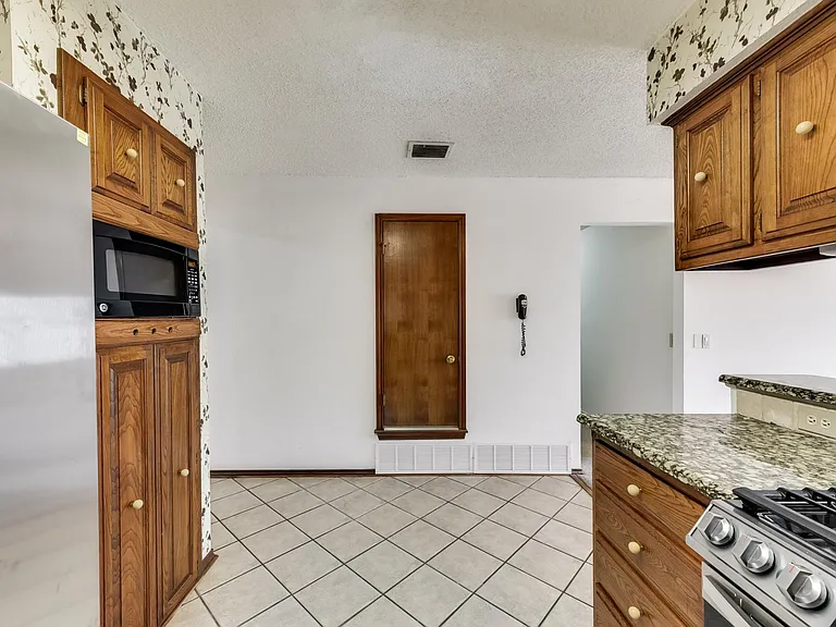 3217 Laurel Oaks Ct — Photo 6
